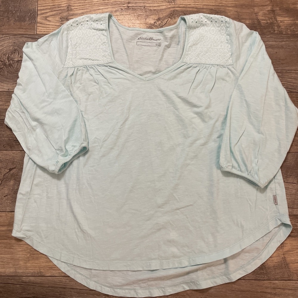 Eddie Bauer‎ Eyelet Embroidered Trim V-Neck Blouse Sz XL Mint Green Lightweight